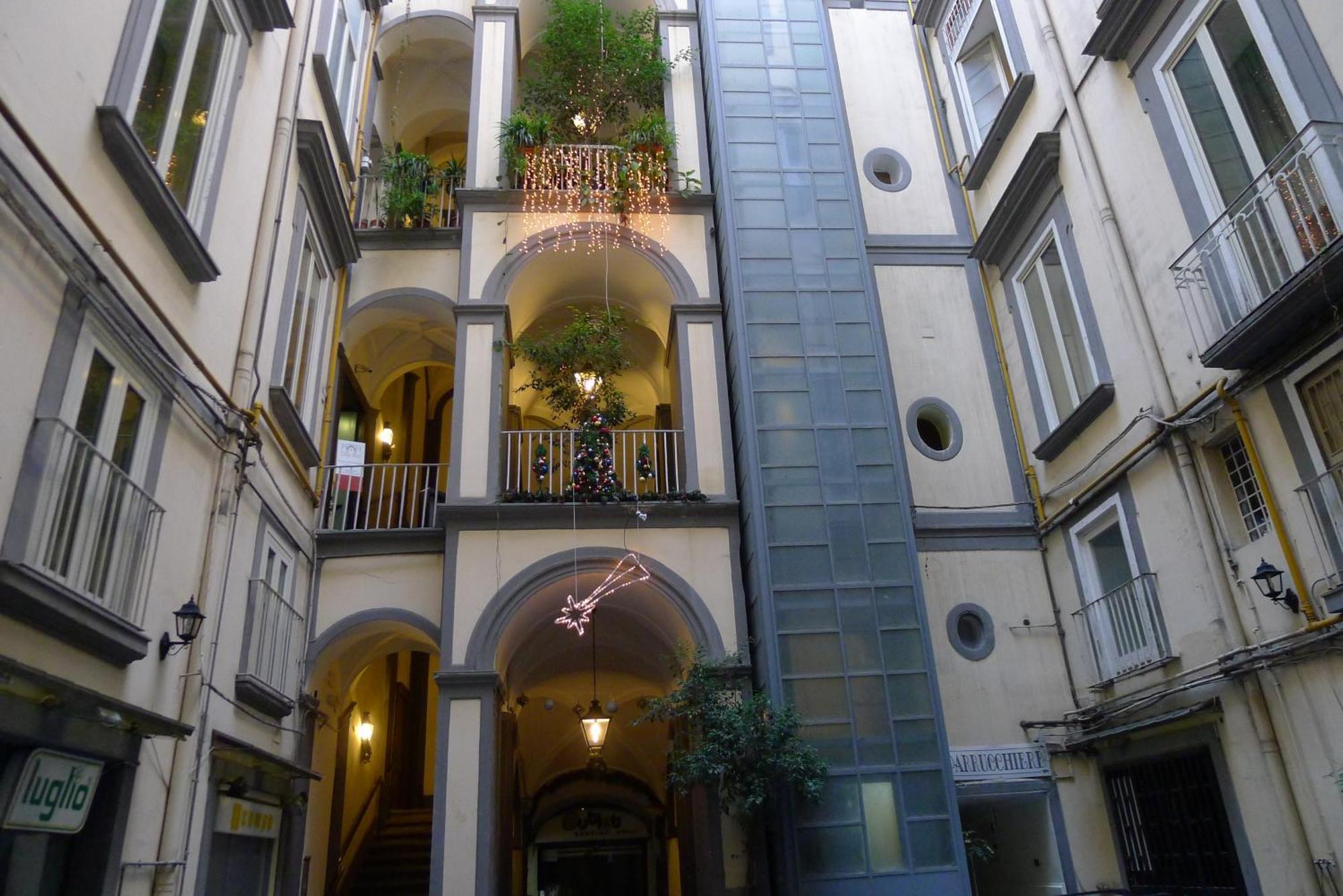 B&B Napoli Plebiscito Buitenkant foto