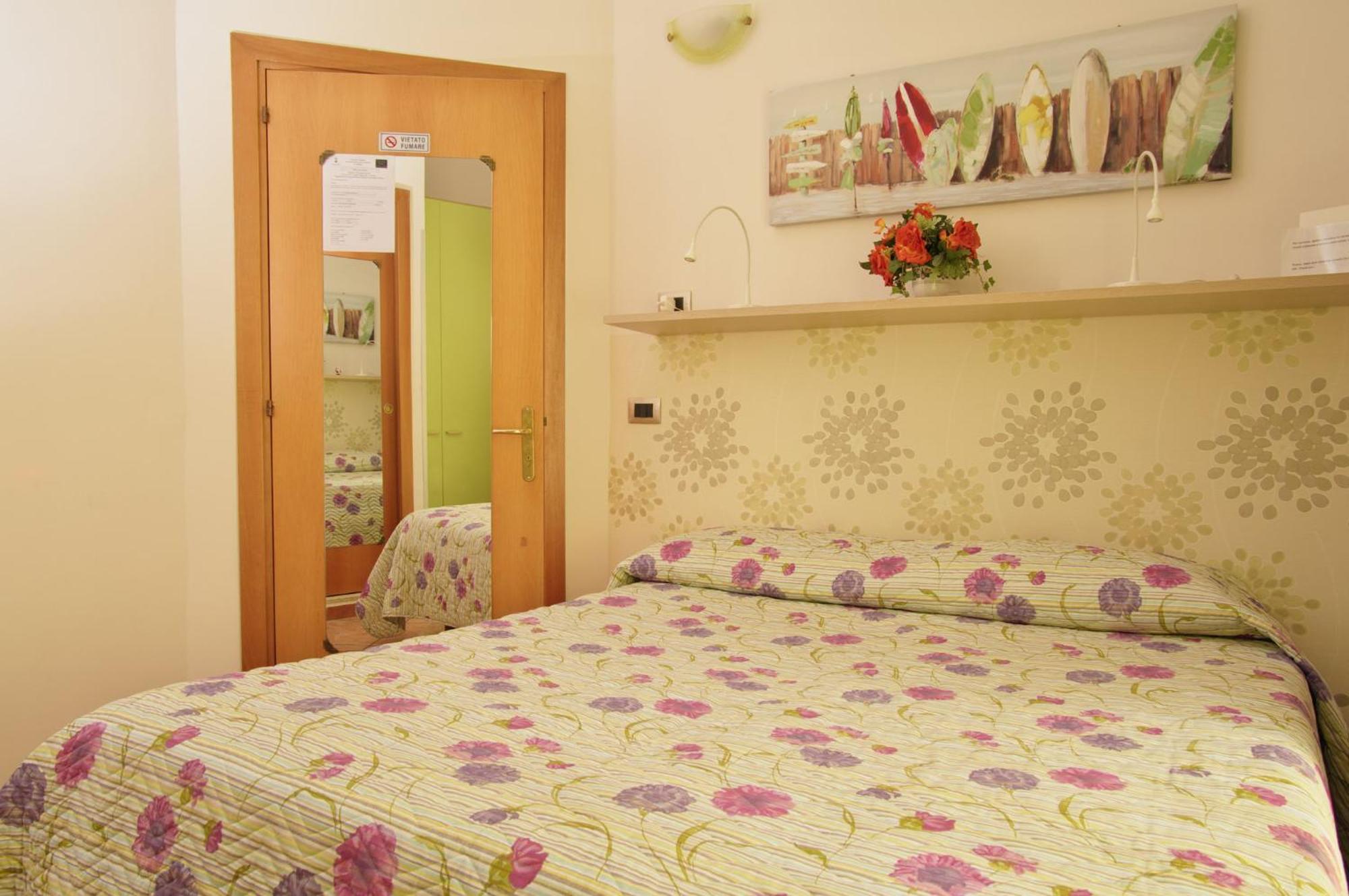 B&B Napoli Plebiscito Buitenkant foto