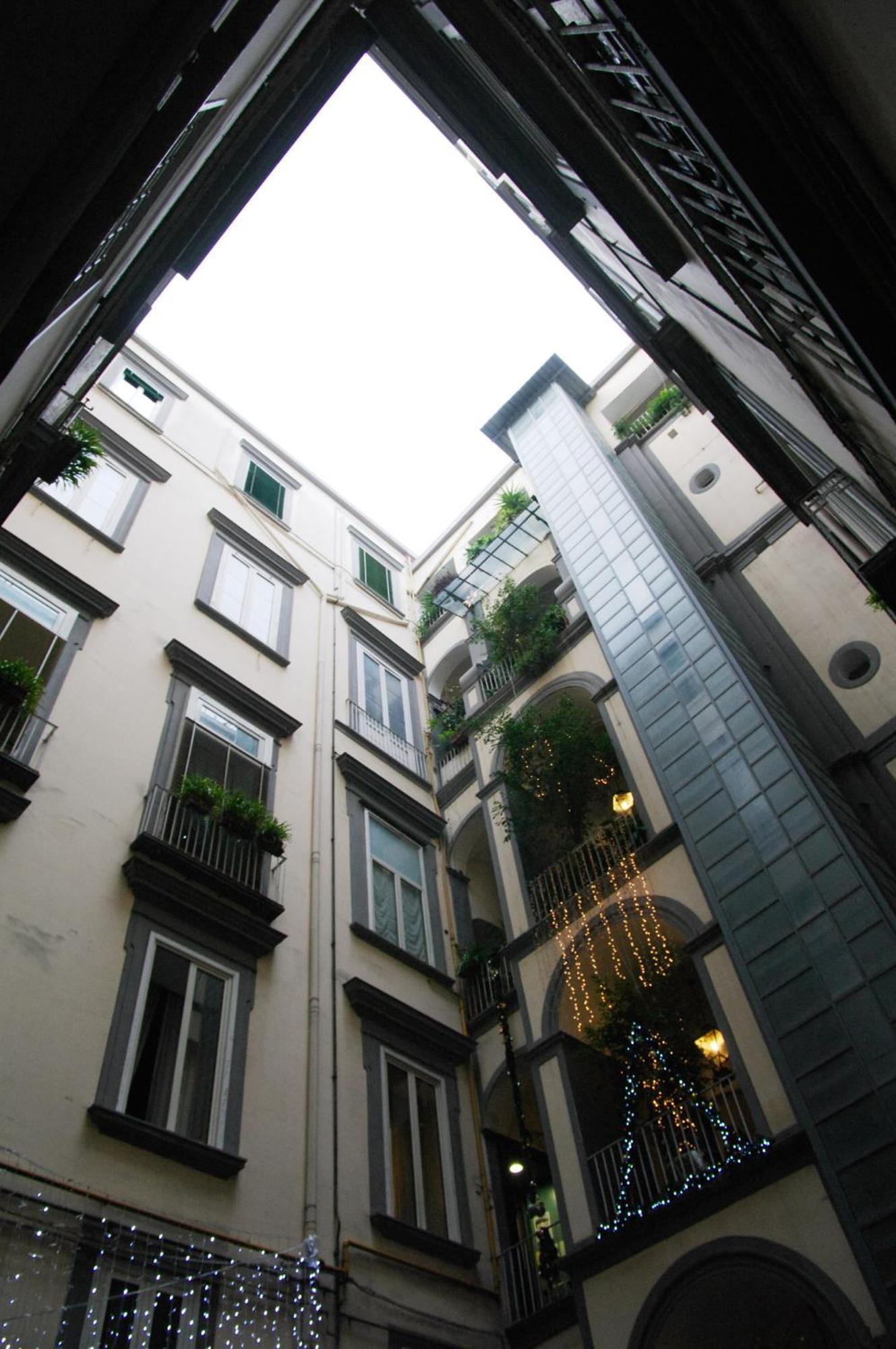 B&B Napoli Plebiscito Buitenkant foto