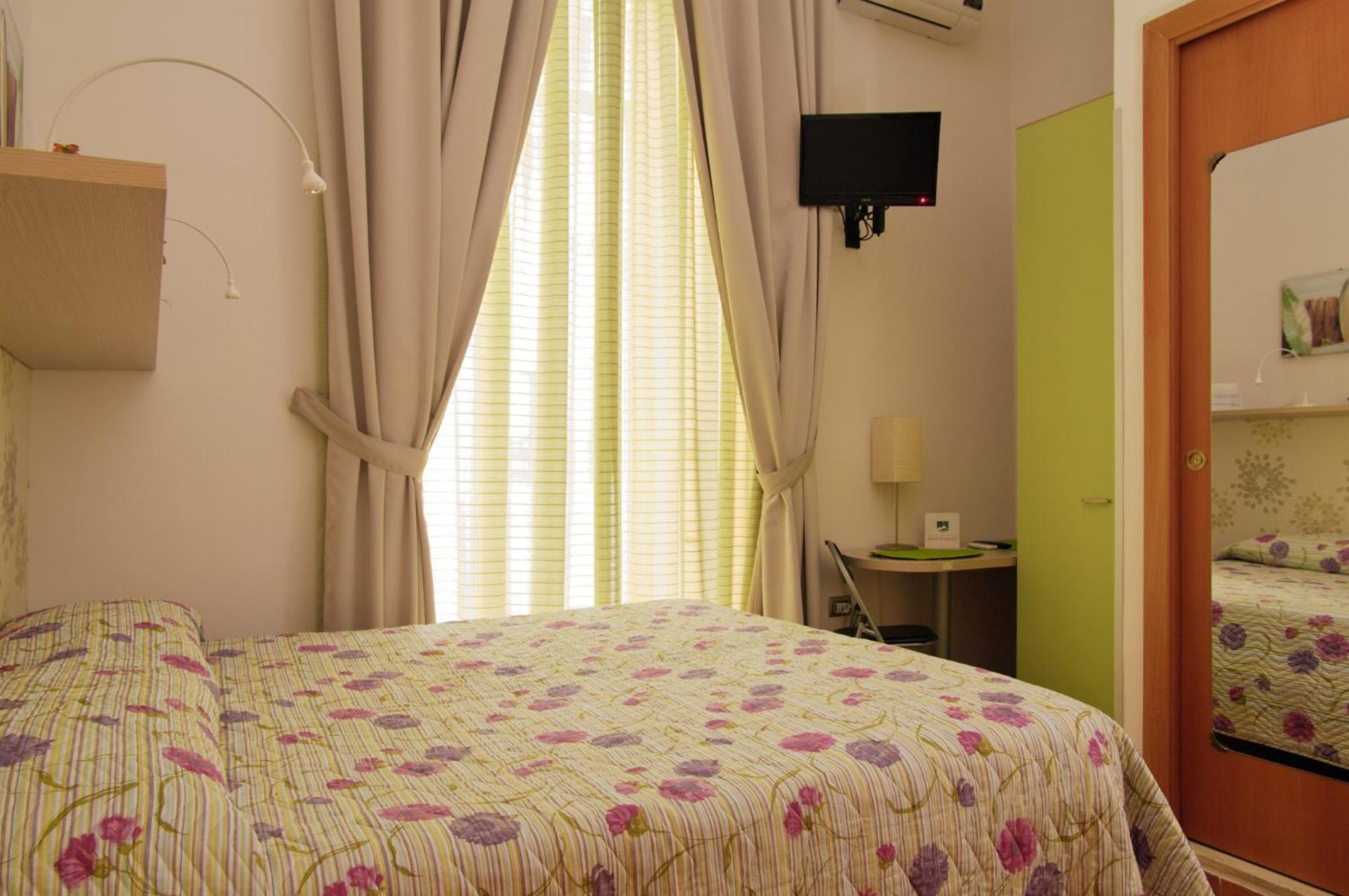 B&B Napoli Plebiscito Buitenkant foto
