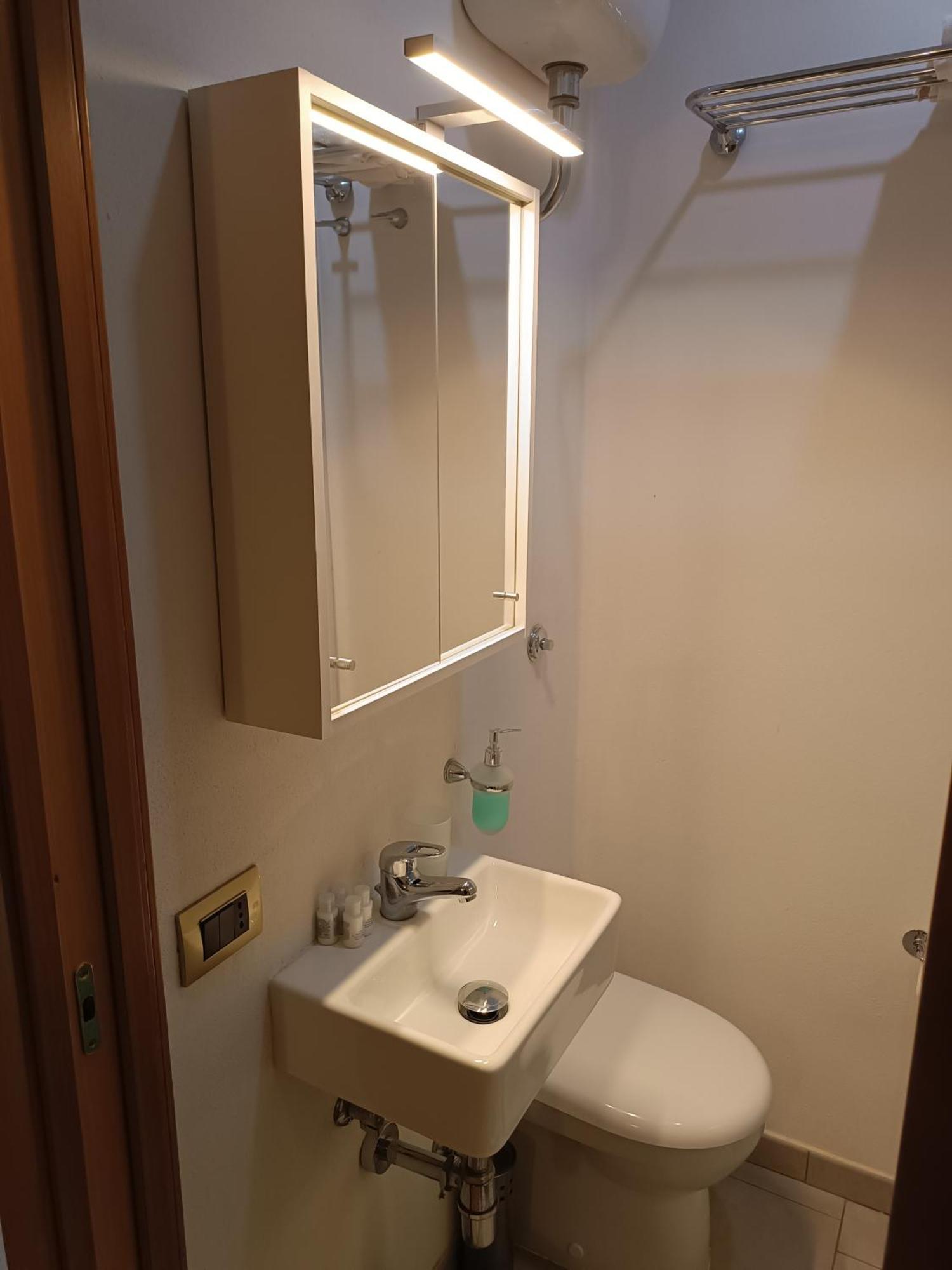 B&B Napoli Plebiscito Buitenkant foto