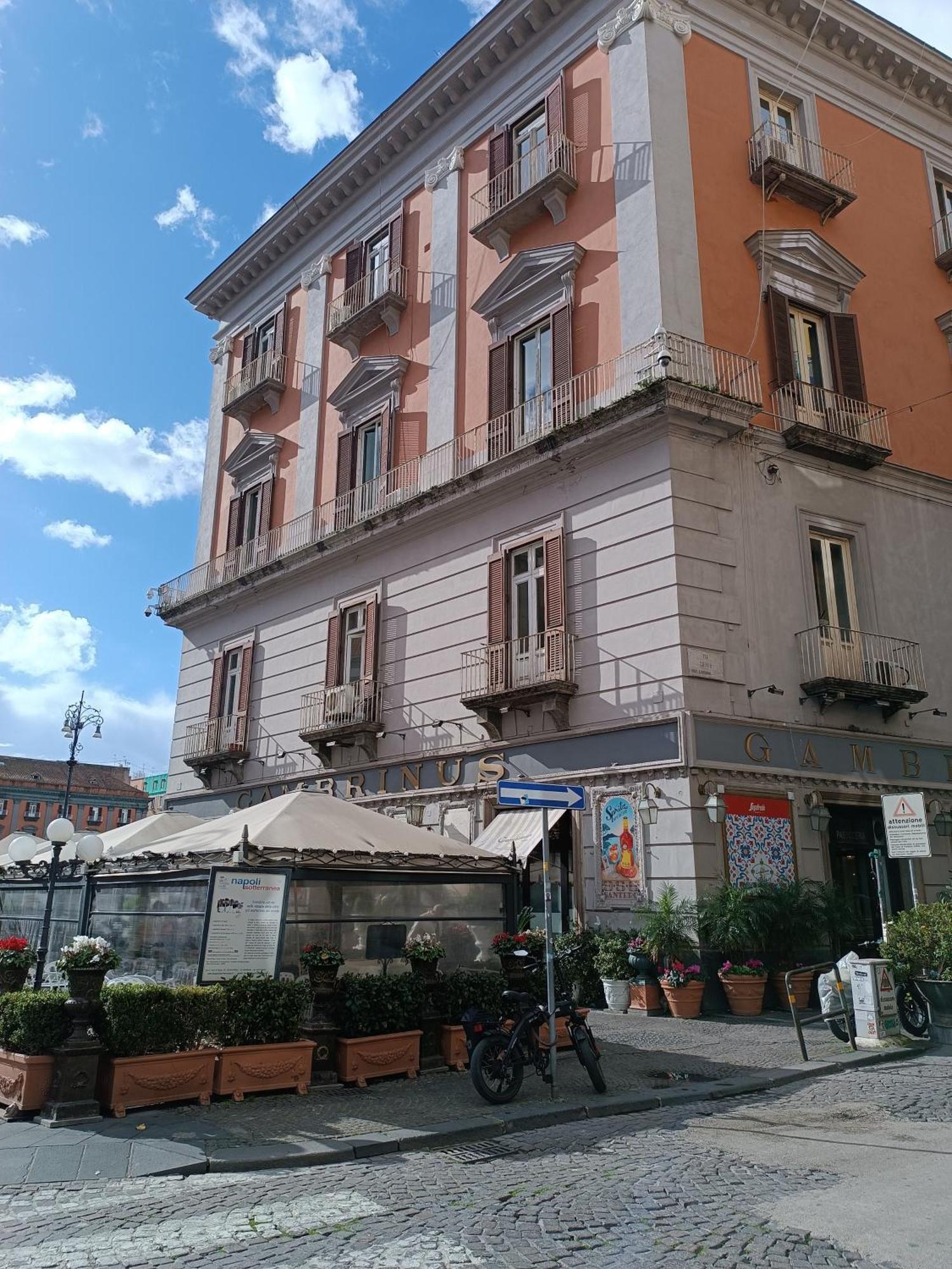 B&B Napoli Plebiscito Buitenkant foto