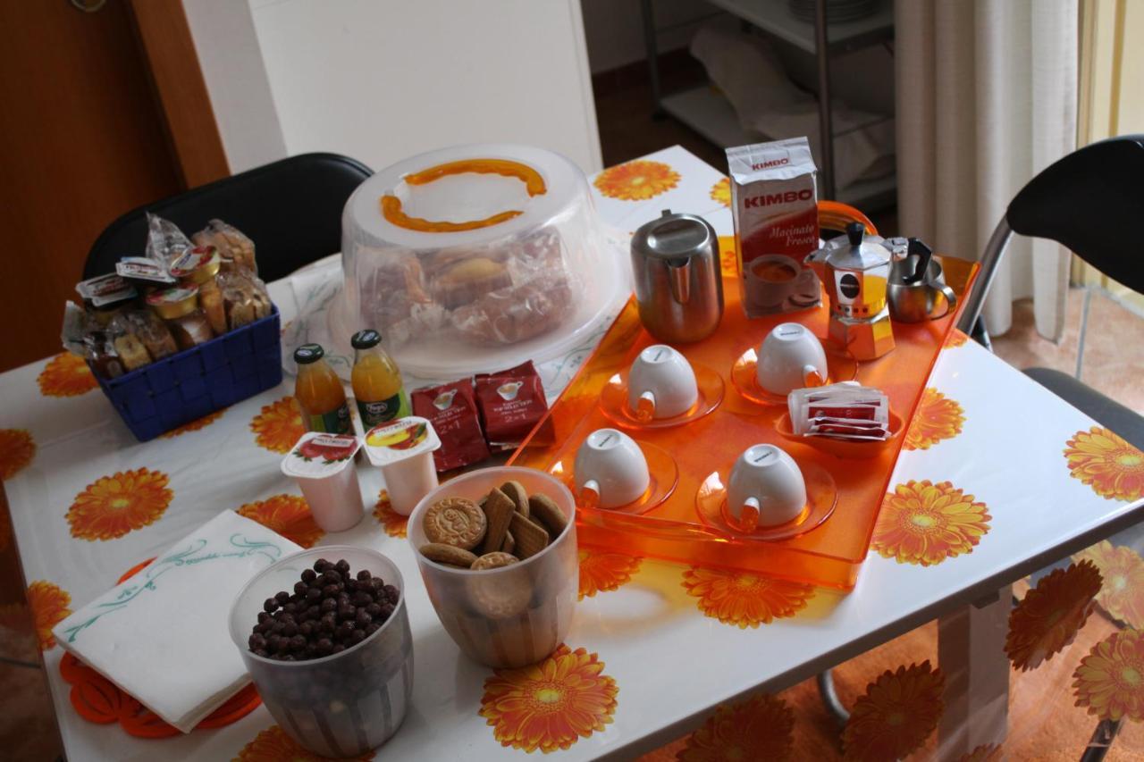 B&B Napoli Plebiscito Buitenkant foto